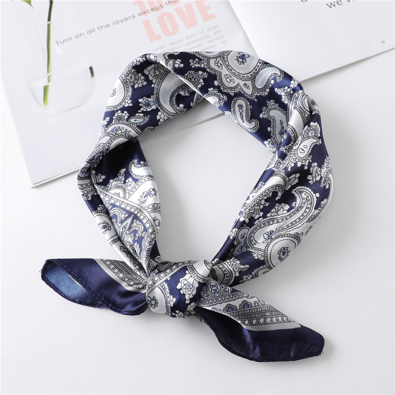Silk Neck Scarf - Lenço de Seda Quadrado de Luxo